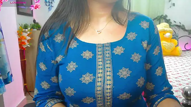 Snapshot of WildDimpi_0 chatting on 10-03-25, 10:44 WildDimpi 0 online show from 10-03-25, 10:44
