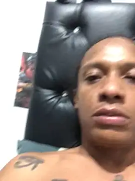 elpeluchenegroxxx3 online show from 03-02-26, 02:23