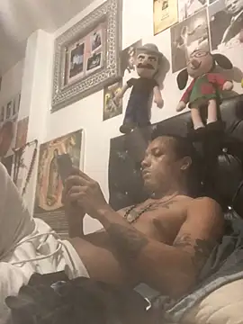 elpeluchenegroxxx3 online show from 04-12-26, 12:47