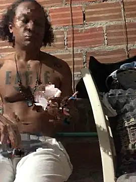 elpeluchenegroxxx3 online show from 02-11-26, 03:28