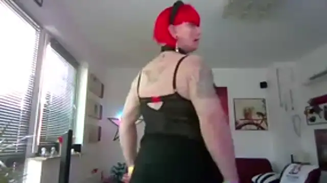 Snapshot of hellgirl1980 chatting on 04-09-26, 06:30 hellgirl1980 online show from 04-09-26, 06:30