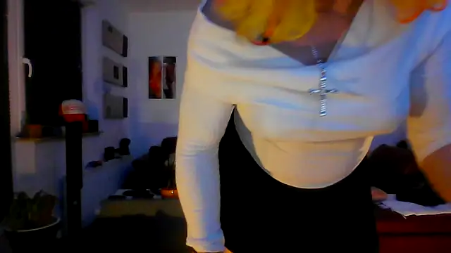 hellgirl1980 online show from 10-03-25, 12:25