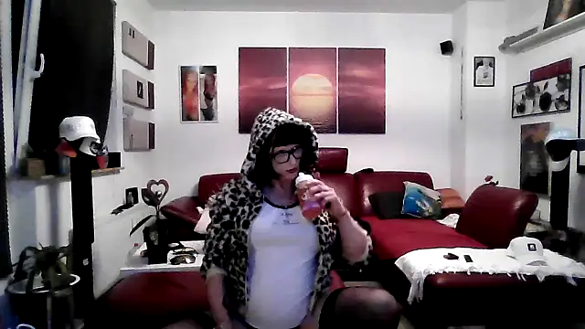 hellgirl1980 online show from 09-18-25, 11:08