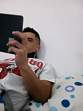 Andr3s69xxx online show from 01-13-26, 09:08