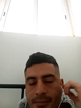 Andr3s69xxx online show from 02-08-26, 10:24