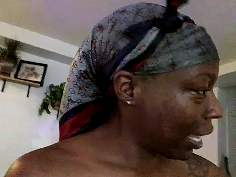 littyleesh1 online show from 10-29-25, 09:03