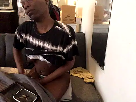 littyleesh1 online show from 12-18-25, 02:32