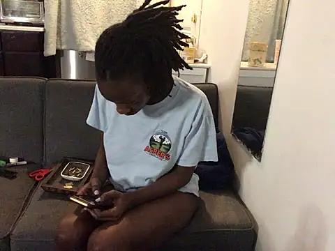 littyleesh1 online show from 10-20-25, 08:15