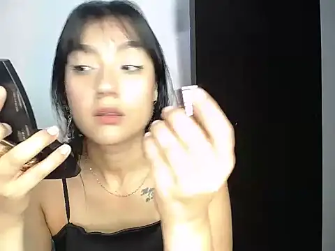 charlottekiss99 online show from 05-12-26, 02:01