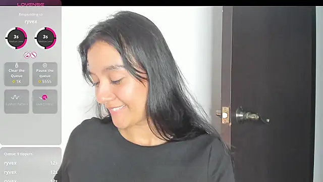 charlottekiss99 online show from 06-12-26, 10:29