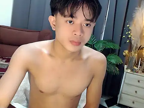 NautyBoyBrazeen 143 online show from 04-15-26, 07:58