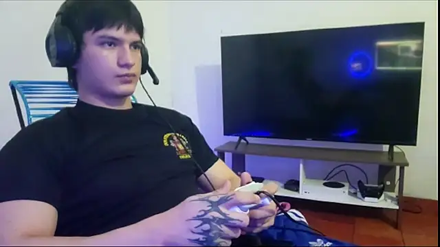 ErickWalton online show from 10-28-25, 04:35