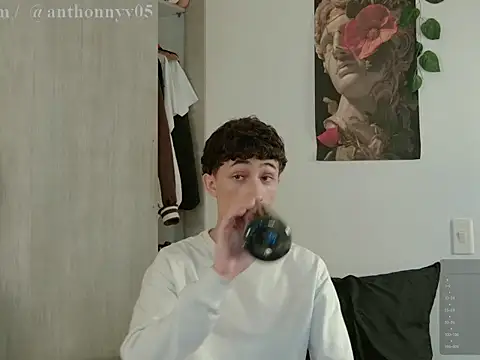 anthonny 05 online show from 10-12-25, 11:44
