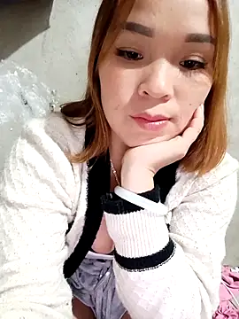 Snapshot of keobong-00 chatting on 11-18-25, 01:03 keobong-00 online show from 11-18-25, 01:03