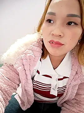 Snapshot of keobong-00 chatting on 11-02-25, 12:43 keobong-00 online show from 11-02-25, 12:43