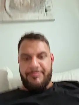 Snapshot of Fabiowe@xh chatting on 06-30-26, 02:17 Fabiowexh online show from 06-30-26, 02:17