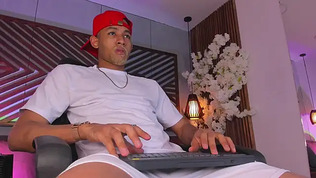 B Wild online show from 11-23-25, 03:49