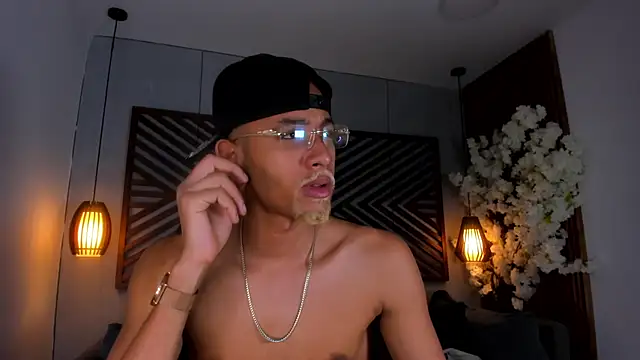 B Wild online show from 10-22-25, 03:50