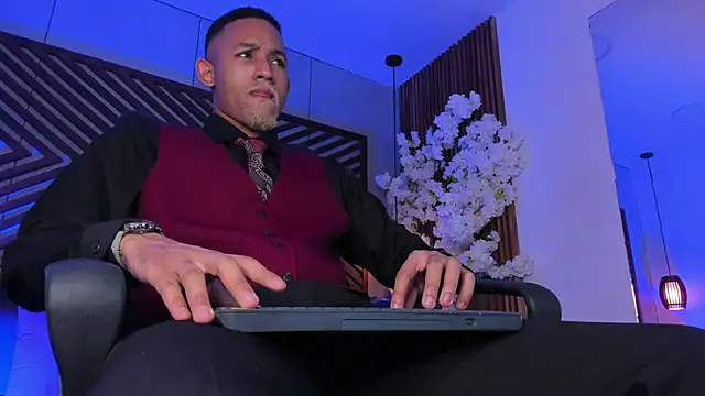 B Wild online show from 12-17-25, 03:55