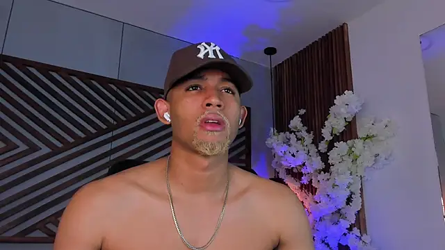 B Wild online show from 04-10-26, 04:30