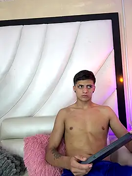 LoganMiller69 online show from 10-03-25, 05:47