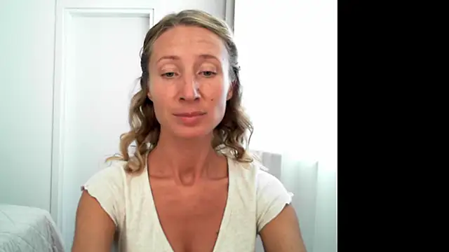 Snapshot of Paevoa chatting on 10-14-25, 09:10 Paevoa online show from 10-14-25, 09:10