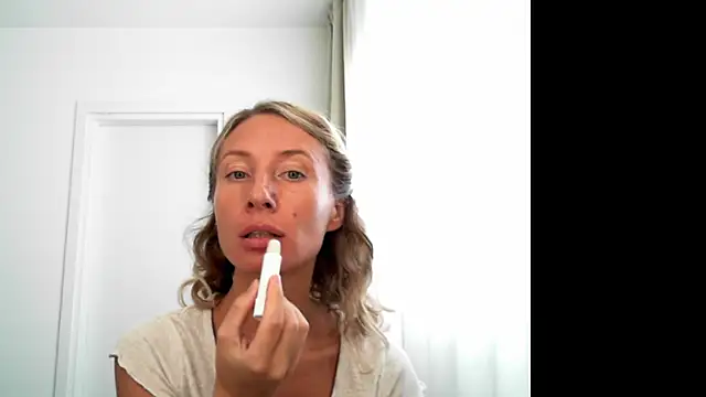 Snapshot of Paevoa chatting on 10-08-25, 08:49 Paevoa online show from 10-08-25, 08:49