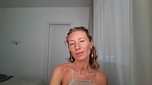 Snapshot of Paevoa chatting on 09-12-25, 07:08 Paevoa online show from 09-12-25, 07:08