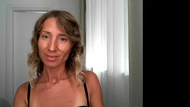 Snapshot of Paevoa chatting on 09-23-25, 12:56 Paevoa online show from 09-23-25, 12:56