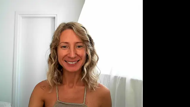 Snapshot of Paevoa chatting on 10-09-25, 07:20 Paevoa online show from 10-09-25, 07:20