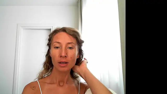 Snapshot of Paevoa chatting on 09-24-25, 06:31 Paevoa online show from 09-24-25, 06:31