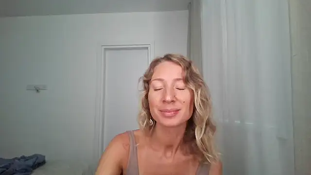 Snapshot of Paevoa chatting on 09-10-25, 08:13 Paevoa online show from 09-10-25, 08:13