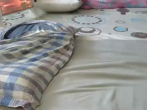 Playroom queen online show from 02-27-26, 09:20