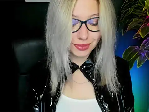 loveHeidi online show from 09-18-25, 04:26