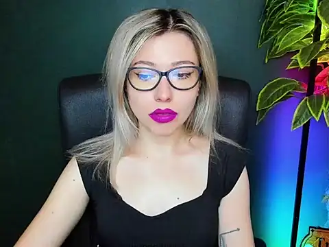 loveHeidi online show from 11-10-25, 07:24