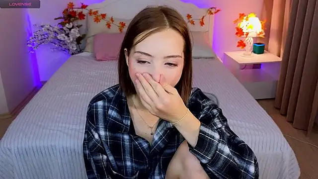 LumMina online show from 09-27-25, 10:21