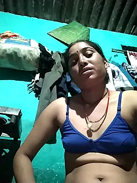 Snapshot of Hot_cupal chatting on 09-30-25, 10:05 Hot cupal online show from 09-30-25, 10:05