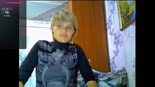 Snapshot of SaraSnow_ chatting on 09-22-25, 05:41 SaraSnow  online show from 09-22-25, 05:41