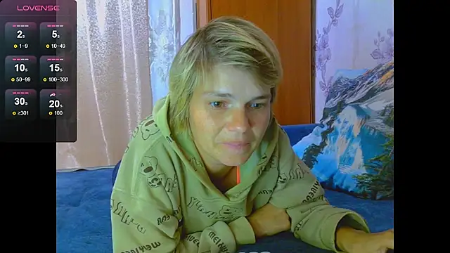 Snapshot of SaraSnow_ chatting on 09-11-25, 07:47 SaraSnow  online show from 09-11-25, 07:47
