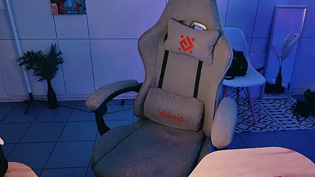 Yoka paradoXXX online show from 04-12-26, 10:18