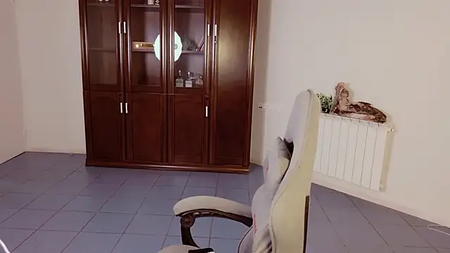 Yoka paradoXXX online show from 11-25-25, 05:08