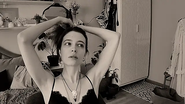 Yoka paradoXXX online show from 05-08-26, 10:19