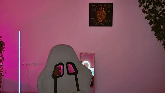 Yoka paradoXXX online show from 10-04-25, 01:12