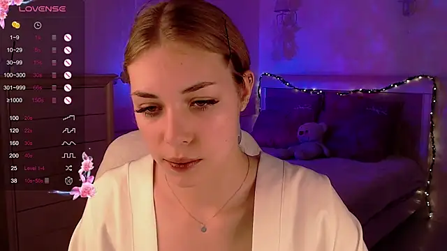 Leila Vanilla online show from 10-07-25, 04:30