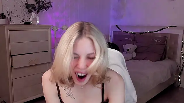 Leila Vanilla online show from 02-06-26, 05:14