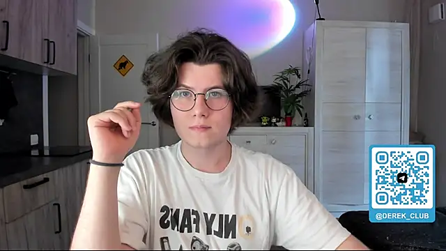 Derek Shameless online show from 08-06-26, 04:57