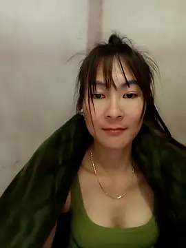 Yumyum kiw online show from 11-26-25, 12:43