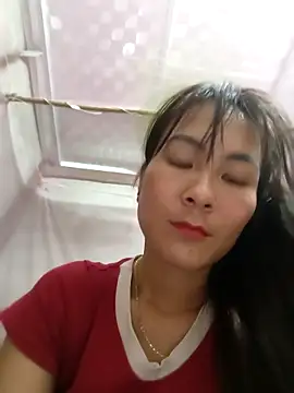 Yumyum kiw online show from 11-17-25, 06:12