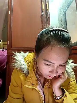 Yumyum kiw online show from 11-28-25, 02:17