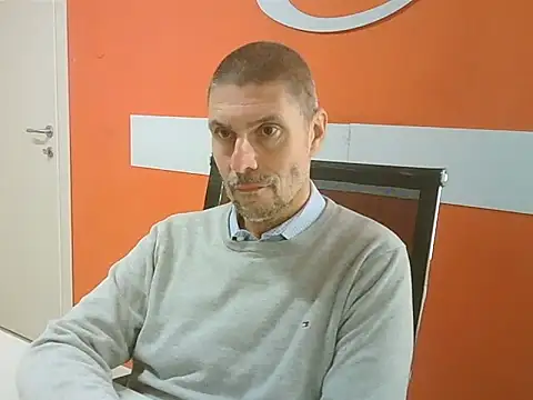 max79ve31 online show from 10-09-25, 11:22